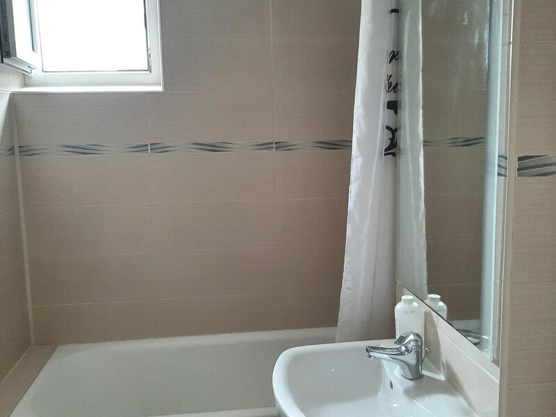 Drumul Taberei, Stbiu, MAPN, 2 camere 4/10, bloc civilizat, metrou. Favorit